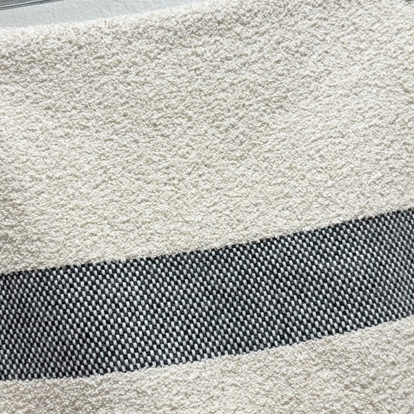 PIU BELLE Ivory Gray Stripe Textured Wool Blend Pillow Cover Portugal 21” X 21” - Picture 5 of 6